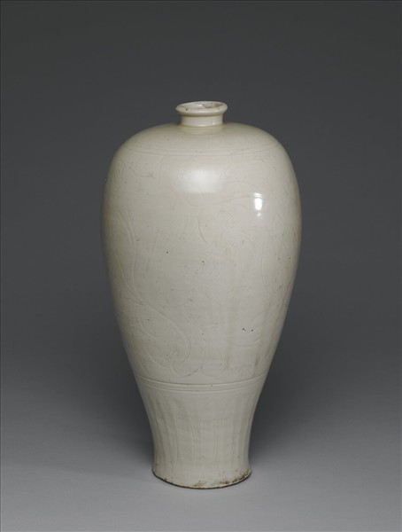 定窯 白瓷劃花蓮紋梅瓶