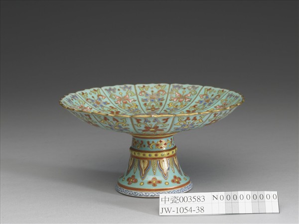 洋彩番蓮紋高足盤