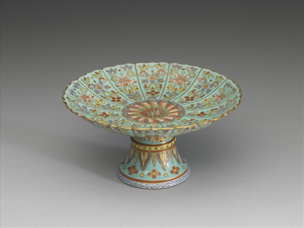 洋彩番蓮紋高足盤