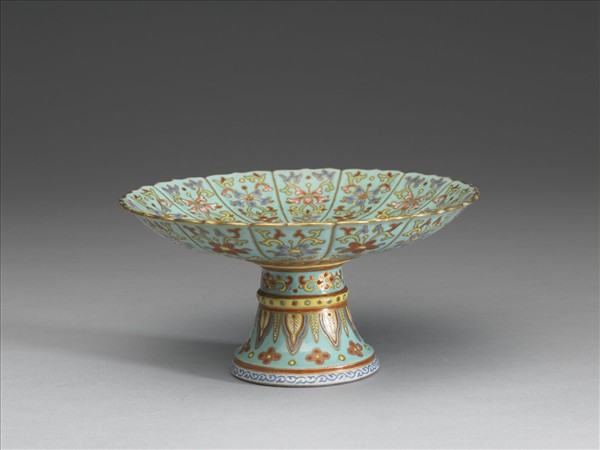 洋彩番蓮紋高足盤