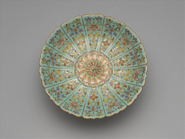 洋彩番蓮紋高足盤