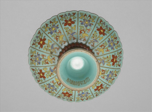 洋彩番蓮紋高足盤