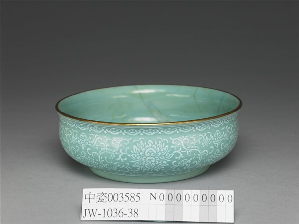 天青釉花卉紋碗