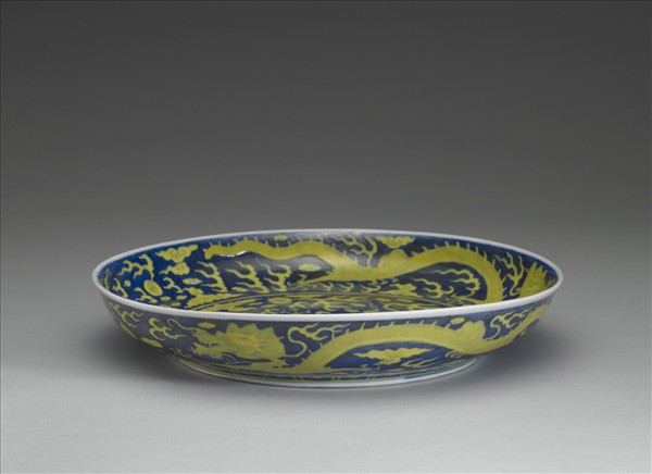 藍釉黃龍紋盤