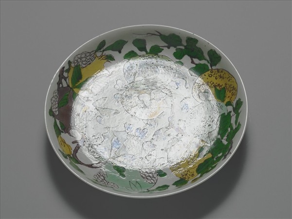 素三彩花果紋盤