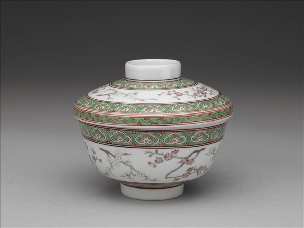 粉彩梅花紋蓋碗