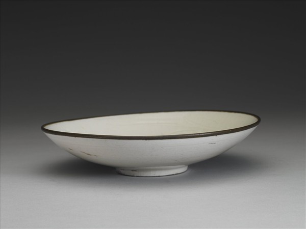 吉州窯 白瓷折枝花卉紋盤