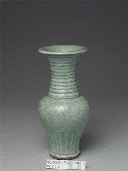 龍泉窯 青瓷弦紋瓶