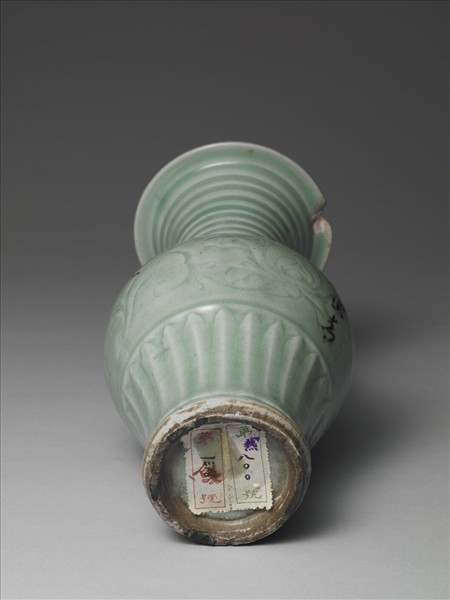 龍泉窯 青瓷弦紋瓶