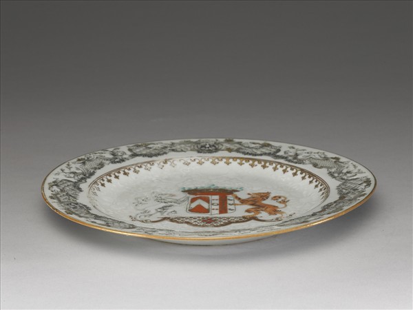 粉彩描金雙獅紋盤