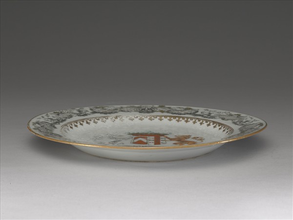 粉彩描金雙獅紋盤