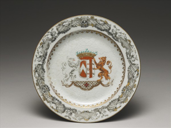 粉彩描金雙獅紋盤