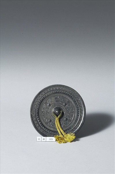 博局神人神獸紋鏡