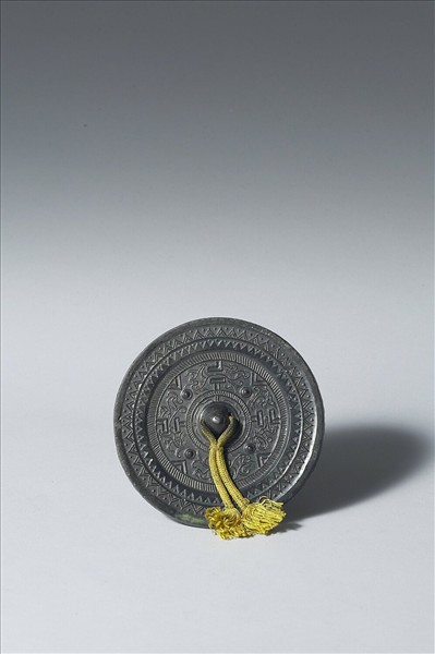 博局神人神獸紋鏡