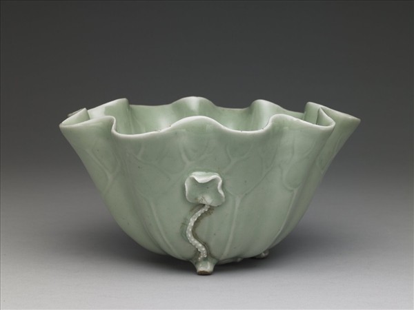 青瓷荷葉洗