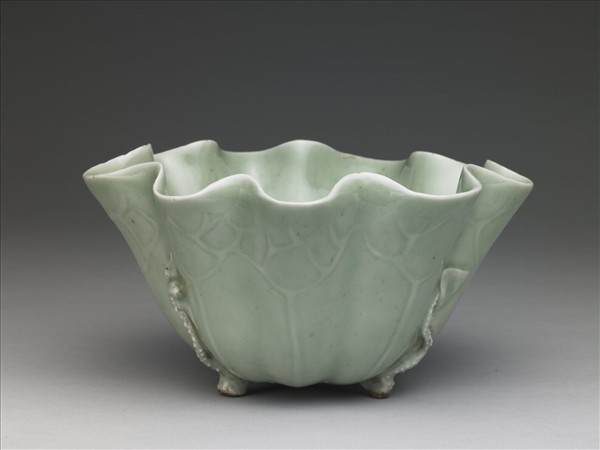青瓷荷葉洗