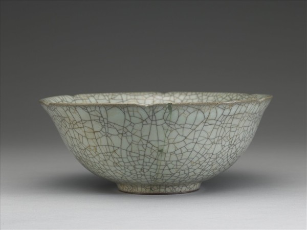 哥窯 青瓷葵口碗