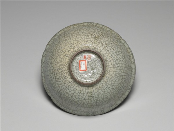 哥窯 青瓷葵口碗