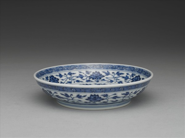 青花番蓮紋盤