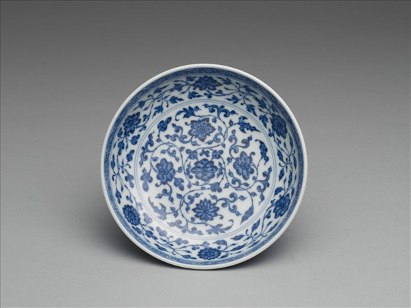 青花番蓮紋盤