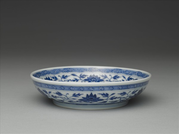 青花番蓮紋盤