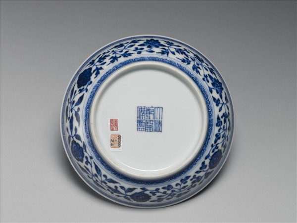 青花番蓮紋盤