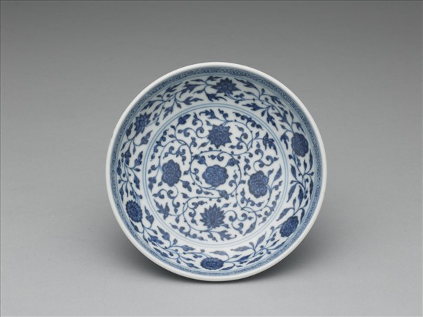 青花番蓮紋盤