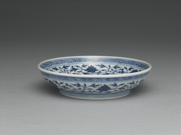 青花番蓮紋盤