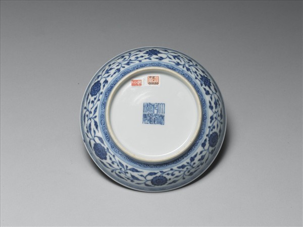青花番蓮紋盤