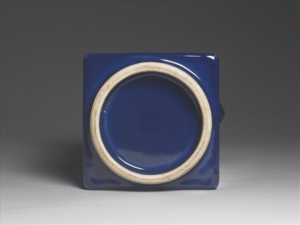 霽青釉獸耳琮式瓶