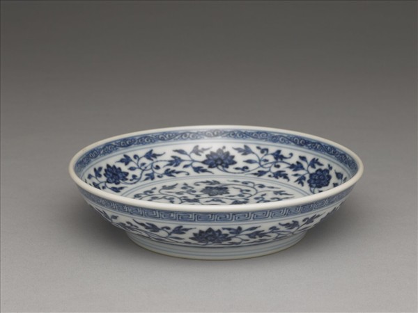 青花番蓮紋盤