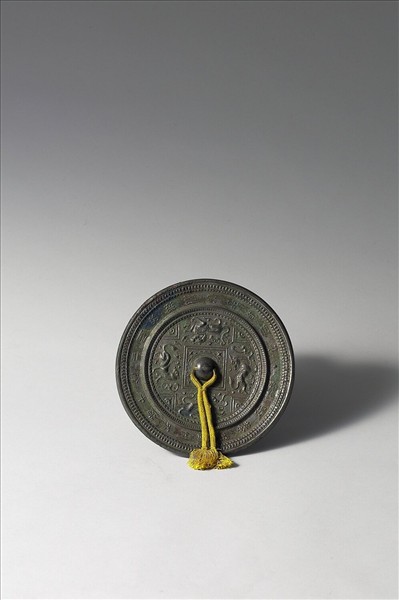 紫檀嵌雙螭紋玉璧木盒- 故宮