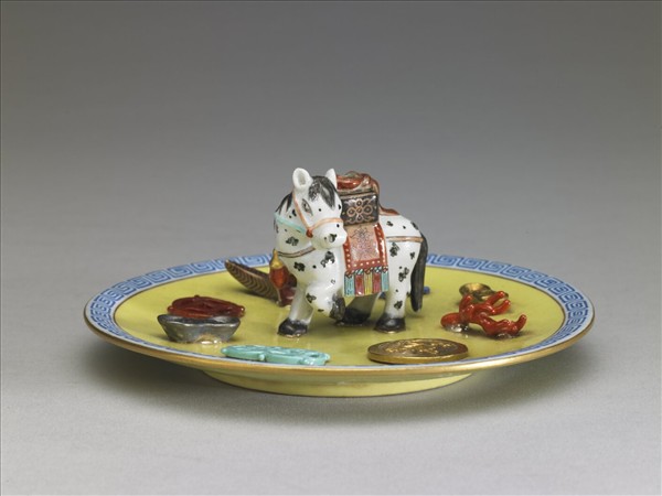 黃地粉彩馬形香插