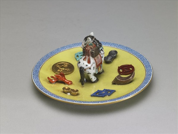 黃地粉彩馬形香插