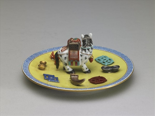 黃地粉彩馬形香插