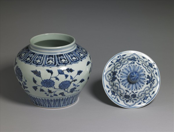 青花四季花卉紋蓋罐