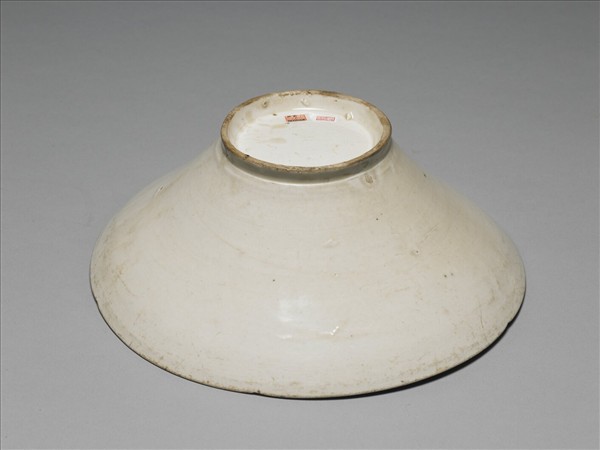 定窯 白瓷花口碗