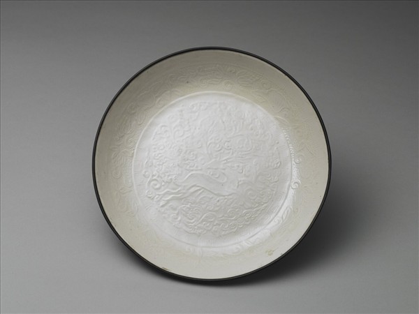 定窯 白瓷印花奔鹿盤