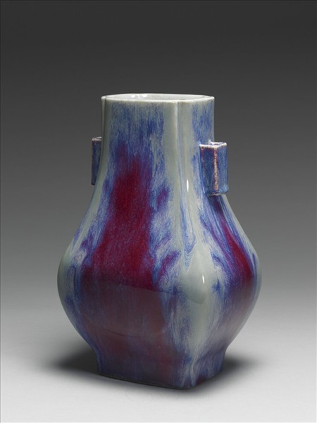 爐鈞釉貫耳杏葉瓶