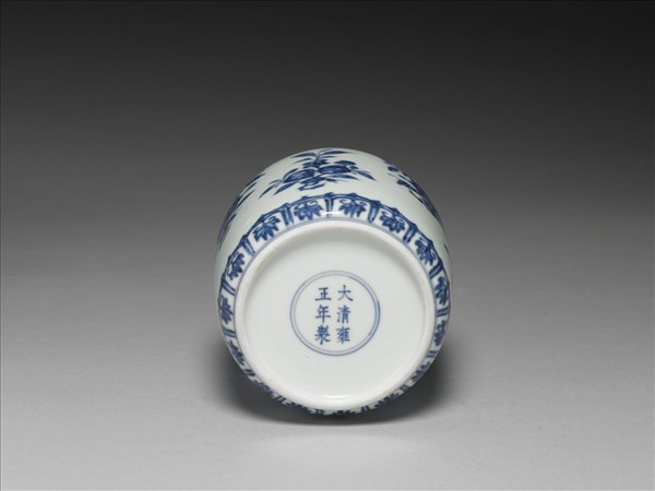 青花菊花紋蓋罐