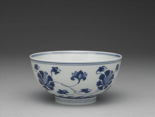 青花番蓮紋碗