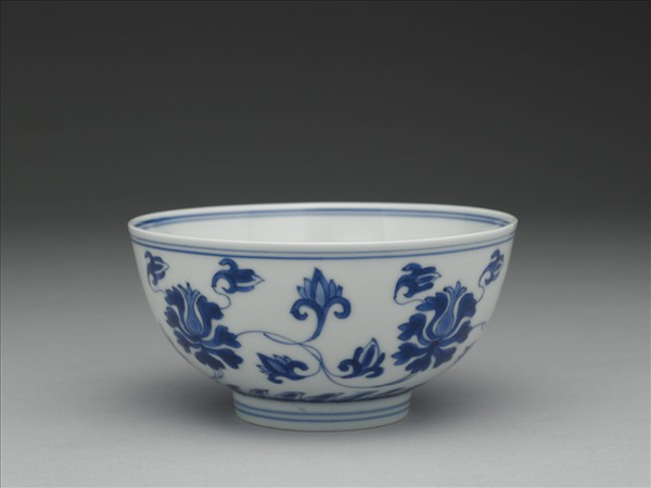 青花番蓮紋碗