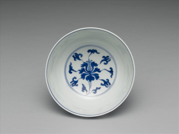 青花番蓮紋碗
