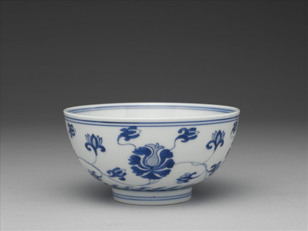青花番蓮紋碗