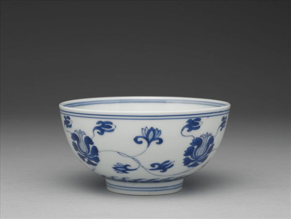 青花番蓮紋碗