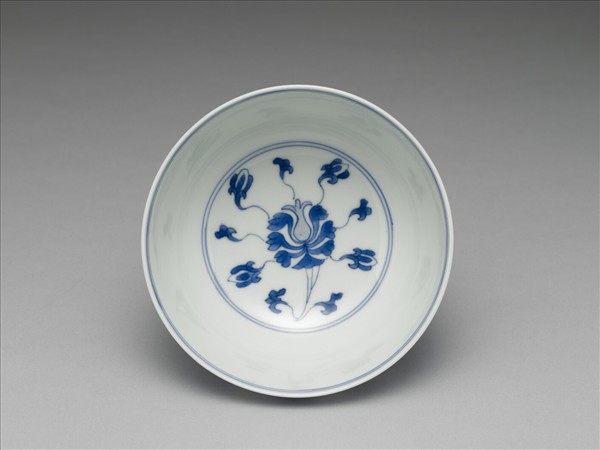 青花番蓮紋碗