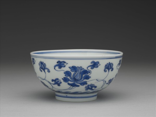 青花番蓮紋碗