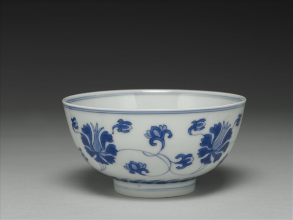青花番蓮紋碗