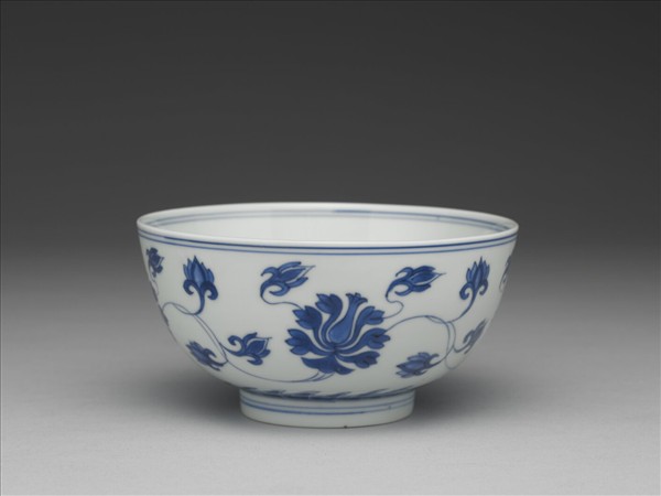 青花番蓮紋碗