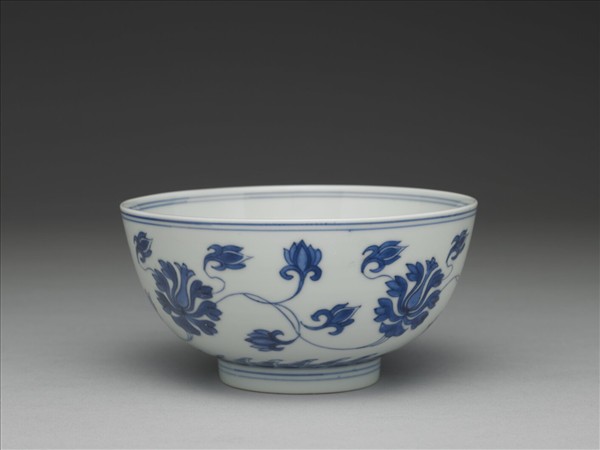 青花番蓮紋碗